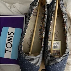 Toms Blue Flats Nautical-Inspired Slip-On Youth Sz 6/ Women’s Sz 7.5